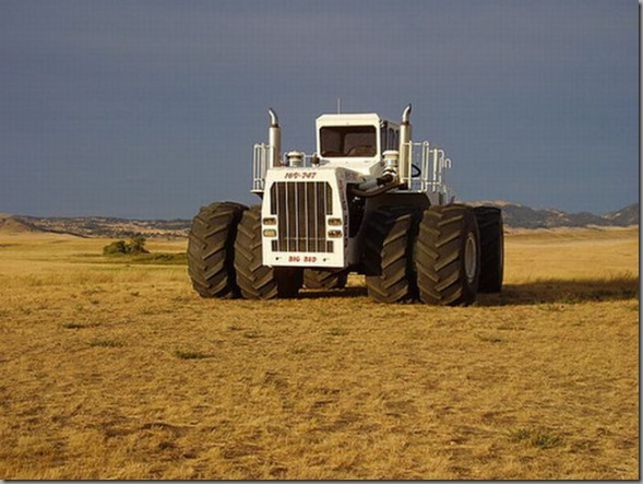 Um dos maiores Tratores no Mundo (3)