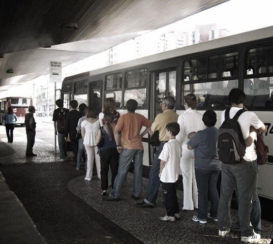 [bus queue[2].jpg]