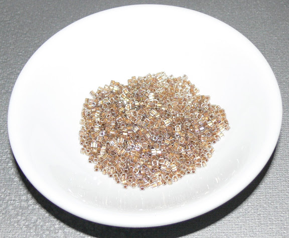 Toho Cubes - 1.5mm - Gold AB lined/Crystal - PER GRAM