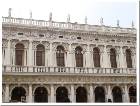 VENICE (20) VENICE (20)