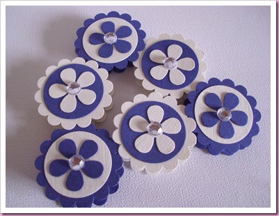 Scallop circle wedding favors