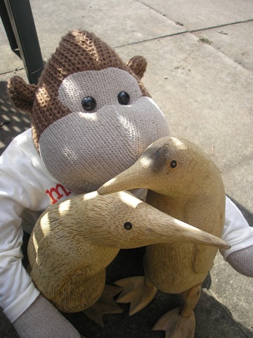 [Monkey with wooden penguins[4].jpg]
