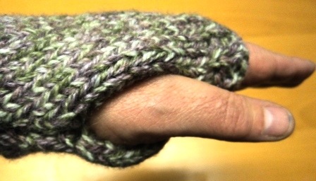 [Easy knitted fingerless mitts[5].jpg]