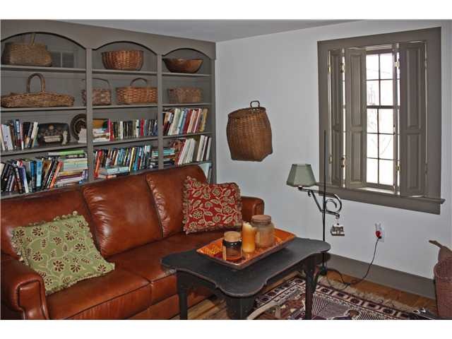 [SaltboxInterior92.jpg]