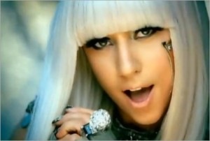 [Lady-GaGa-Poker-Face2-300x202[5].jpg]