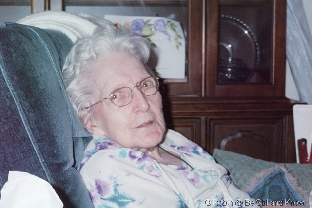 [Grandma 2002[1].jpg]