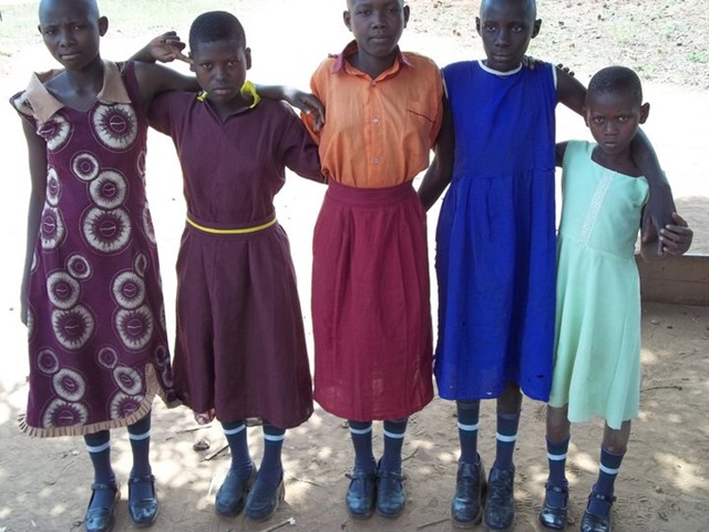 [uganda_girls 2[3].jpg]