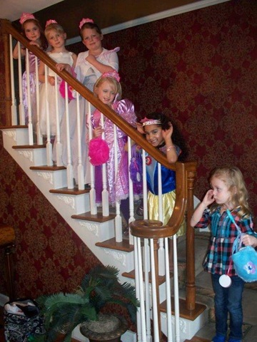 [girls stairs[3].jpg]
