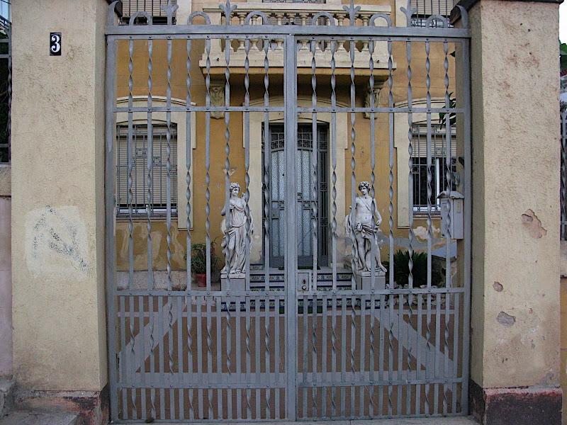 Porta de Casa Particular