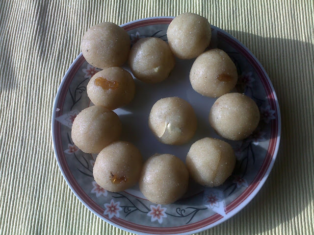 Rava ladoo