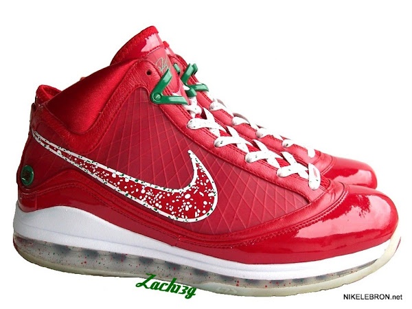 Another Look at Big Apple Nike LeBron VII Xmas8217 Comparison