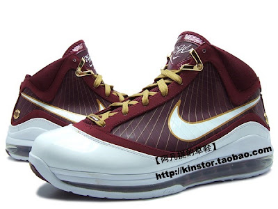 nike air max lebron 7 pe christ the king away 3 06 Nike Air Max LeBron VII (7) Christ The King Exclusive New Photos