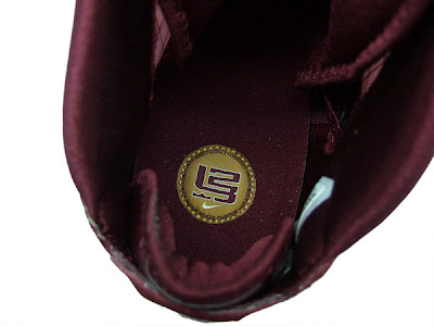 nike air max lebron 7 pe christ the king away 3 12 Nike Air Max LeBron VII (7) Christ The King Exclusive New Photos