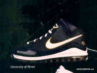 nike air max lebron 7 xx sole collector 1 07 Sneak Peek   CTK | Akron | University of Kentucky   LeBron VIIs