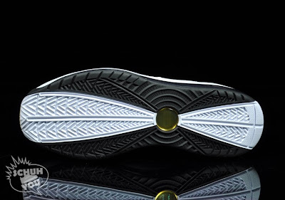 Upcoming 375664 011 Black/White Metallic Gold LBJ7 New Photos nike air max lebron 7 gr white black gold 5 08 Upcoming 375664 011 Black/White Metallic Gold LBJ7 New Photos