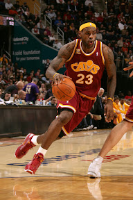 lebron james nba 100121 cle vs lal 09 King James James Scores 37 as Cavs Sweep Kobe & the Lakers