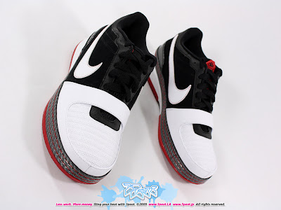 Throwback Thursday: Zoom LeBron VI Low Carbon Limited Edition lbj6 3peat low carbon 03 Throwback Thursday: Zoom LeBron VI Low Carbon Limited Edition