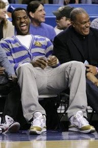 wearing brons kentucky lebron7 inauguration 10 Wearing Brons   Kentucky Wildcats Debut Nike Max LeBron VII PEs