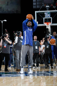 2010 NBA All Star: LeBron James Eastern Conference Practice lebron james nba 100213 all star dallas 06 2010 NBA All Star: LeBron James Eastern Conference Practice