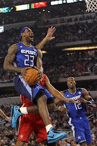lebron james nba 100214 all star dallas 25 2010 NBA All Star: D Wade and LeBron lead EAST in Front of 108k