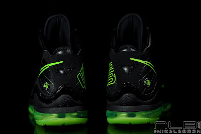 Air Max LeBron VII Black/Electric Green aka Dunkman Showcase lebron7 black dunkman 94 web Air Max LeBron VII Black/Electric Green aka Dunkman Showcase