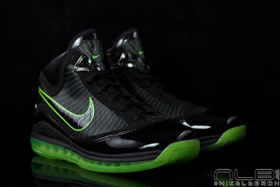 Air Max LeBron VII Black/Electric Green aka Dunkman Showcase lebron7 black dunkman 92 web Air Max LeBron VII Black/Electric Green aka Dunkman Showcase