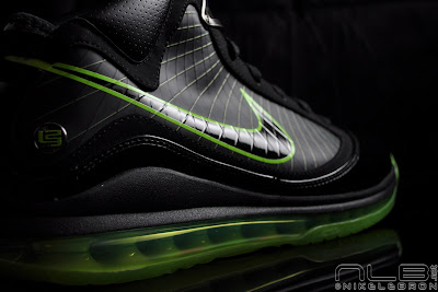 Air Max LeBron VII Black/Electric Green aka Dunkman Showcase lebron7 black dunkman 65 web Air Max LeBron VII Black/Electric Green aka Dunkman Showcase