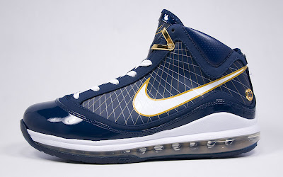 LeBron VII Akron Exclusive New Pics. Restock at HOH on Tuesday. nike air max lebron 7 pe university of akron 6 06 LeBron VII Akron Exclusive New Pics. Restock at HOH on Tuesday.
