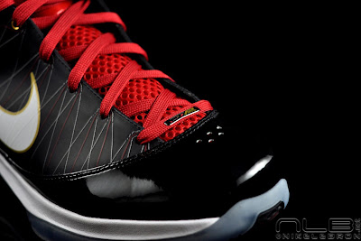 Coming Soon... Nike ?Zoom? LeBron VII P.S. Black/White/Red lebron7 ps black red white 03 web Coming Soon... Nike ?Zoom? LeBron VII P.S. Black/White/Red