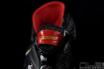 Nike LeBron VII (7) P.S. (Post Season) 407639 002 Showcase lebron7 ps black red white 35 web Nike LeBron VII (7) P.S. (Post Season) 407639 002 Showcase