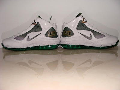 Nike Air Max LeBron VII (7) SVSM Home Player Exclusive Gallery nike air max lebron 7 pe svsm home 4 08 Nike Air Max LeBron VII (7) SVSM Home Player Exclusive Gallery