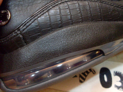 Nike LeBron VII (7) Low Sample Black/Red Plum Dark Grey nike air max lebron 7 low ss black black 1 08 Nike LeBron VII (7) Low Sample Black/Red Plum Dark Grey