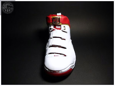 A Look Back at King James Nike Zoom LeBron IV Home PE lbj4 pe wht red11 07 A Look Back at King James Nike Zoom LeBron IV Home PE