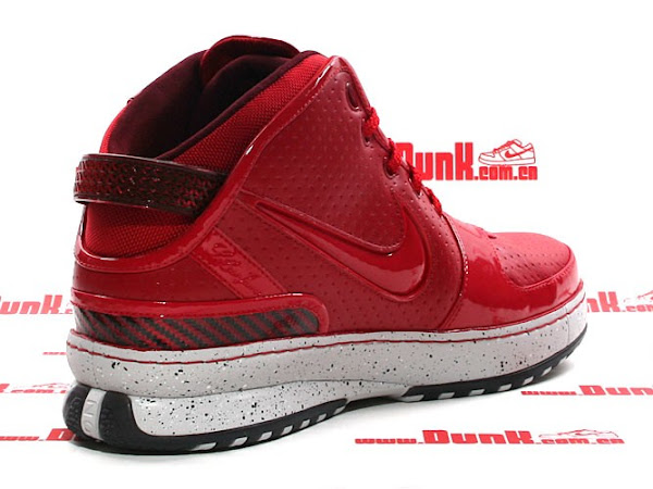 Big Apple NYC Exclusive Zoom LeBron Six Spotted in Asia