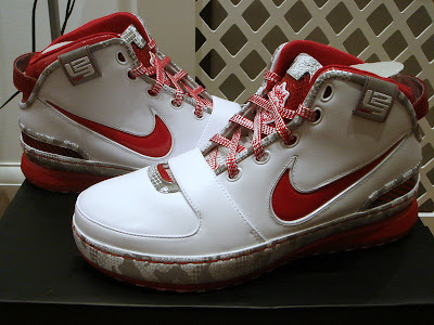 nike zoom lebron 6 gr white crimson grey 2 02 A Second Look at the GRed Nike Zoom LeBron VI Home PE