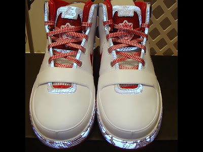 nike zoom lebron 6 gr white crimson grey 2 04 A Second Look at the GRed Nike Zoom LeBron VI Home PE