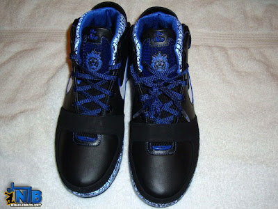 nike zoom lebron 6 gr black blue maize 2 10 Detailed Look at the Black and Royal Blue Nike LeBron VI with 3M