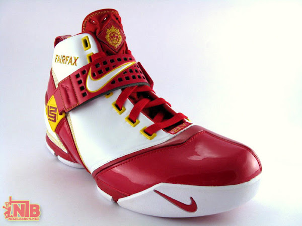 Join NLBnet FORUMS Win a pair of Zoom LeBron V PE