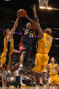 lebron james nba 090119 cle at lal 35 Kobe Bryant vs LeBron James   The Never Ending Story