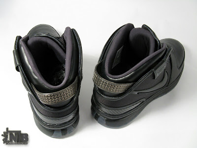 Triple Black Nike Zoom LeBron VI in High Definition nike zoom lebron 6 gr black anthracite 12 24 Triple Black Nike Zoom LeBron VI in High Definition