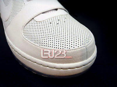 Nike Zoom LeBron 6 Low White and Silver Actual Pics nike zoom lebron 6 low gr white silver 1 02 Nike Zoom LeBron 6 Low White and Silver Actual Pics