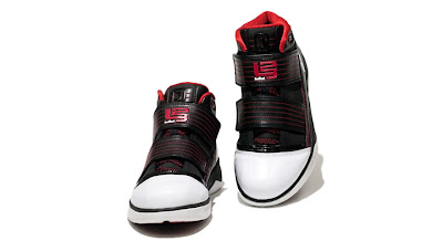 nike zoom soldier 3 gr black white red 4 04 Initial Look at the Black White Red Nike Zoom Soldier 3