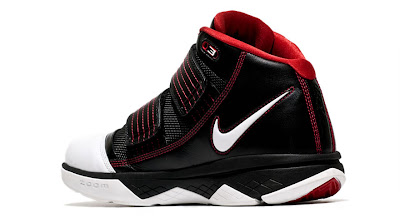 nike zoom soldier 3 gr black white red 4 06 Initial Look at the Black White Red Nike Zoom Soldier 3