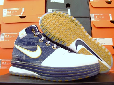 Akron Zips Nike Zoom LeBron VI Has Hit The Streets nike zoom lebron 6 pe akron 6 04 Akron Zips Nike Zoom LeBron VI Has Hit The Streets