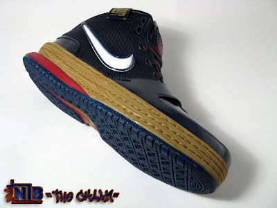 Nike Zoom LeBron James VI Chalk Edition Showcase lebron6 the chalk 24 web Nike Zoom LeBron James VI Chalk Edition Showcase