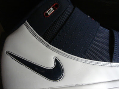nike zoom soldier 3 gr white navy red 1 09 White/Navy/Red Nike Zoom Soldier III First Look