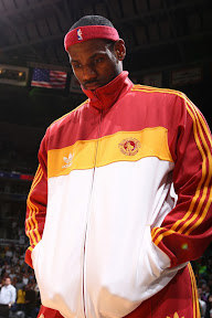 lebron james nba 090402 cle at was 04 LeBron Best in March. Cavaliers Lose Two Straight.