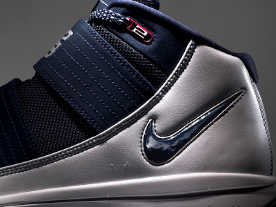 nike zoom soldier 3 gr white navy red 2 02 Coming in June... White and Navy Nike Zoom Soldier 3