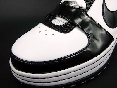nike zoom lebron 6 low gr black white 2 08 Nike Zoom LeBron VI (6) Low (Black and White) Actual Photos