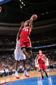 lebron james nba 090410 cle vs phi 04 39 1 For Cavs as They Overpower Boston. Bron Rocks the Miami aka Easter Six.
